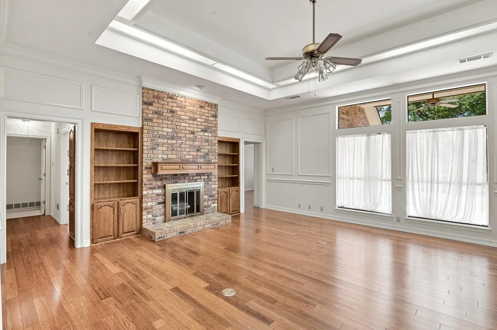 1712 Hampton Court Bedford, TX 76021