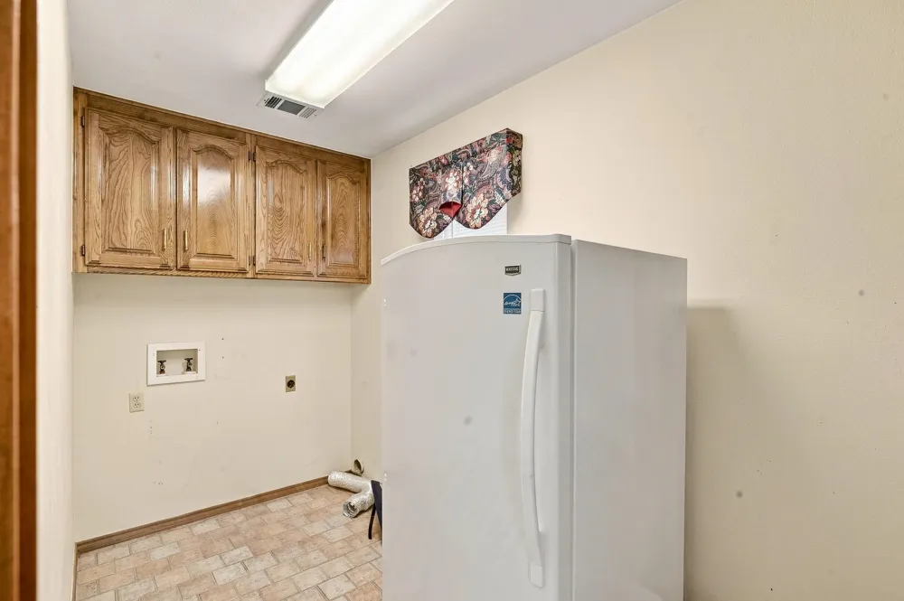 1712 Hampton Court Bedford, TX 76021