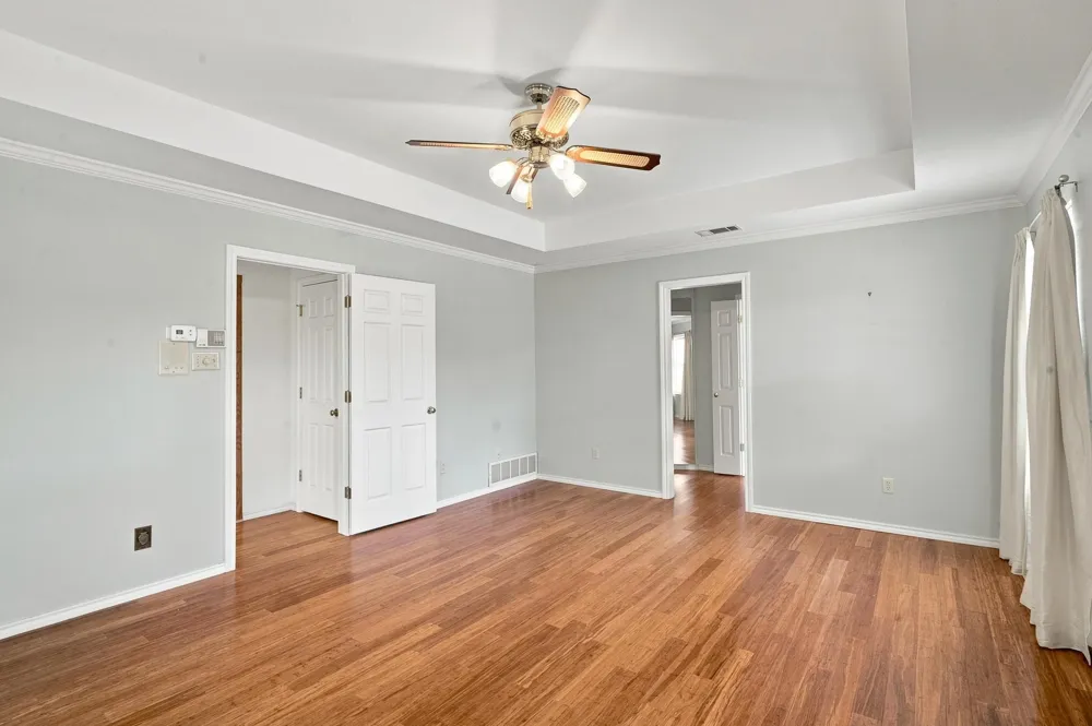 1712 Hampton Court Bedford, TX 76021