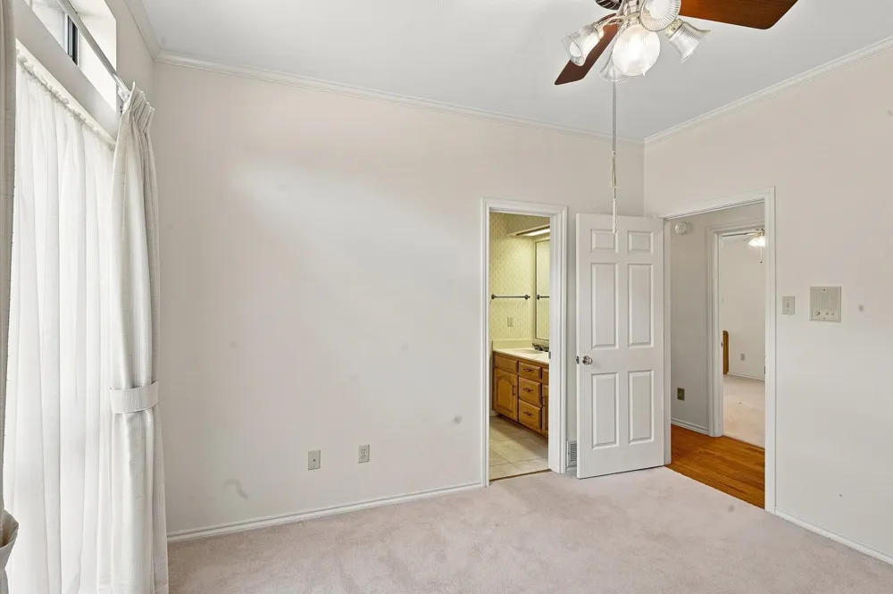 1712 Hampton Court Bedford, TX 76021