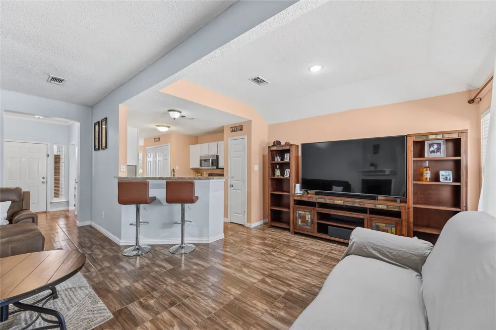 2733 Spring Rain Drive Mesquite, TX 75181