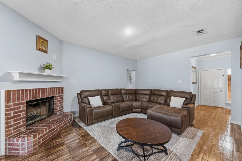 2733 Spring Rain Drive Mesquite, TX 75181