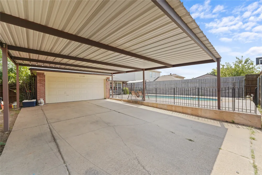 2733 Spring Rain Drive Mesquite, TX 75181