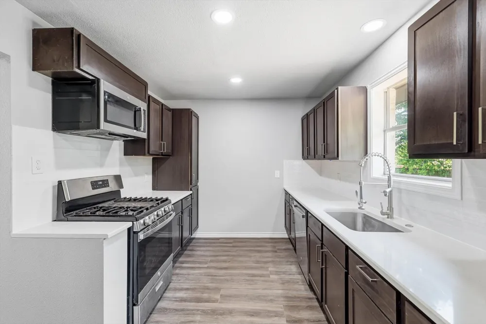 214 E Evans Street Pilot Point, TX 76258