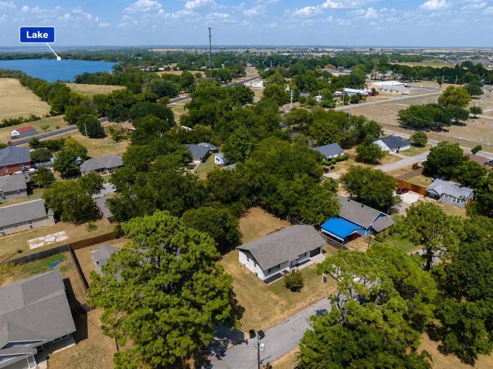214 E Evans Street Pilot Point, TX 76258