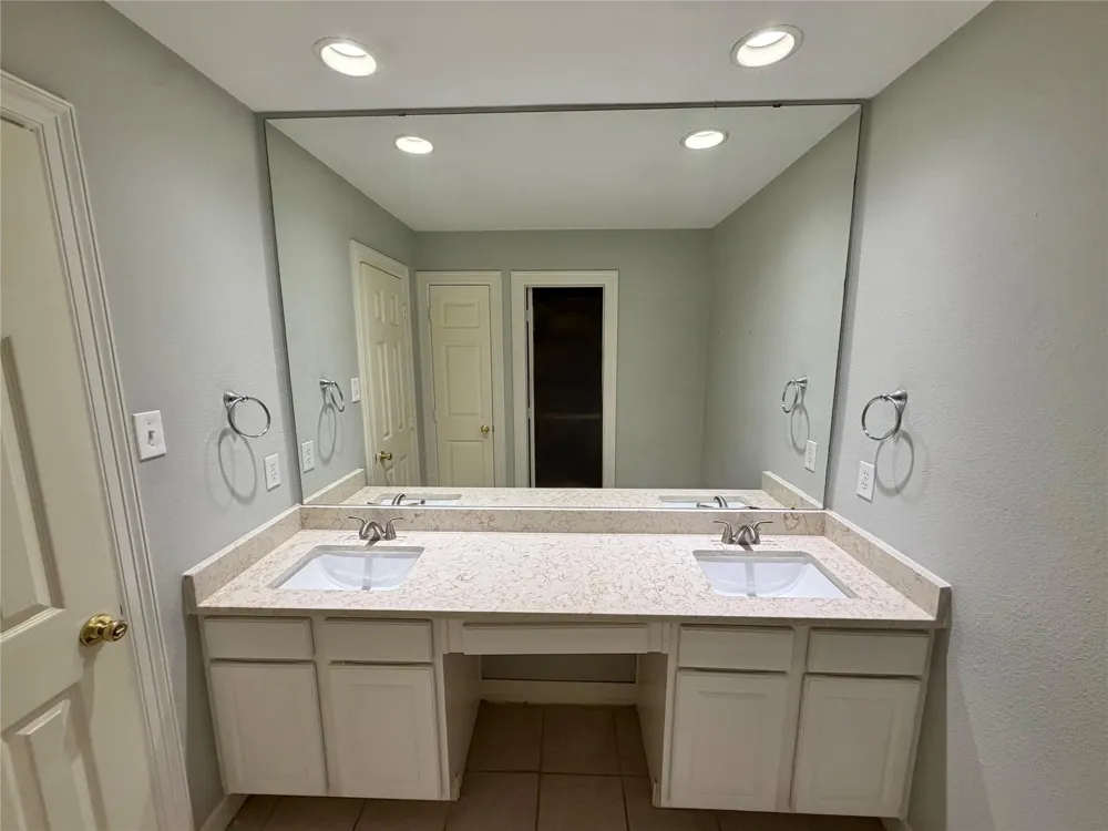 155 Indian Warrior Trail Lake Jackson, TX 77566
