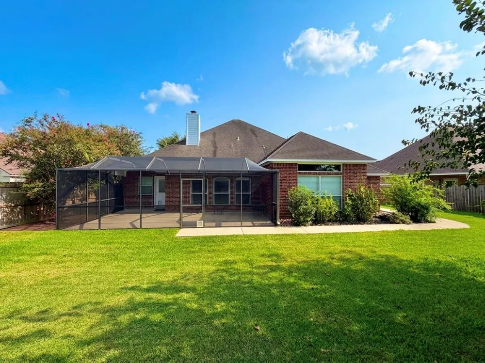 155 Indian Warrior Trail Lake Jackson, TX 77566