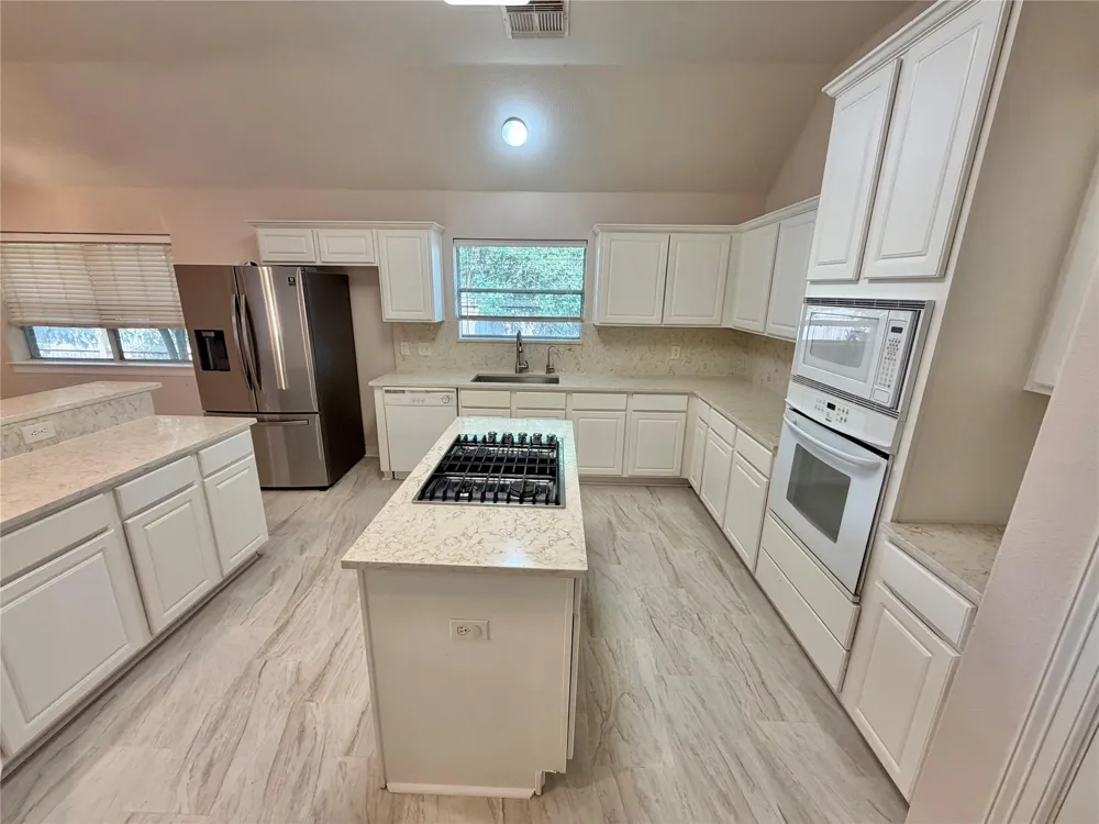 155 Indian Warrior Trail Lake Jackson, TX 77566