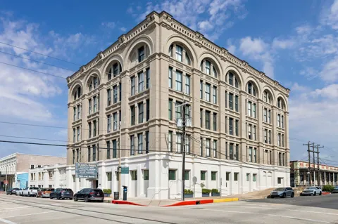 2400 Mechanic Street #100