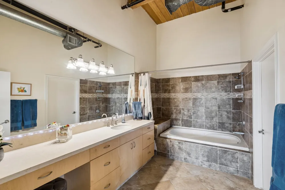 2400 Mechanic Street #100 Galveston, TX 77550