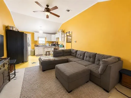 320 E Tram Road Vidor, TX 77662