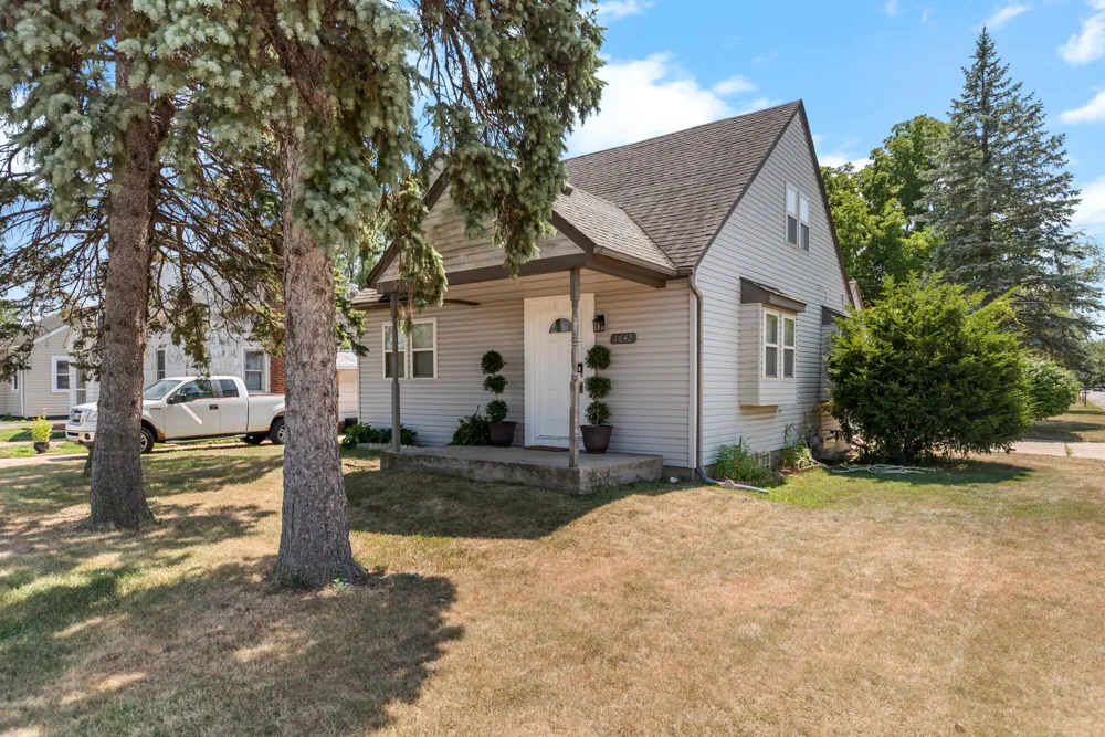 1642 Holmes Road Ypsilanti, MI 48198
