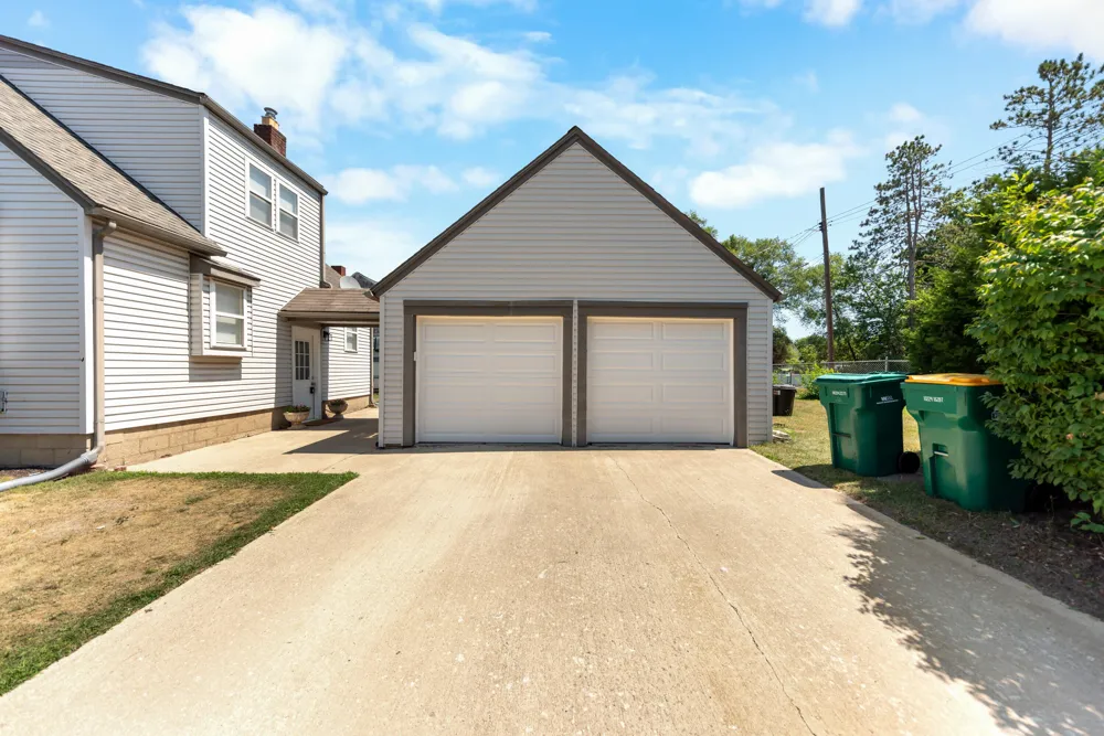 1642 Holmes Road Ypsilanti, MI 48198