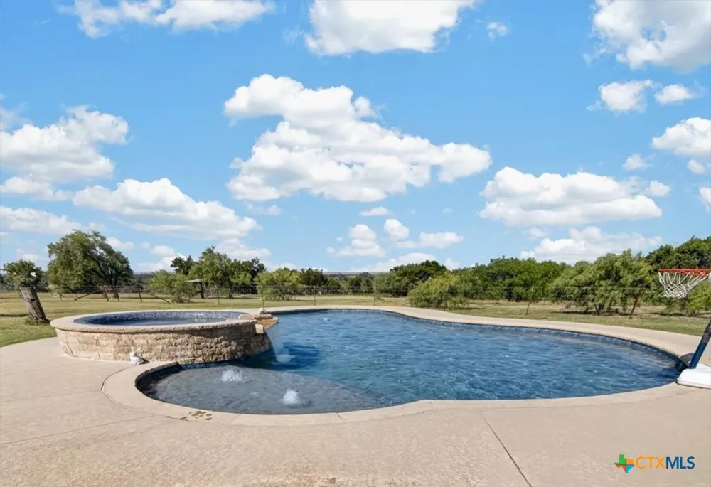 910 Star Lane Gatesville, TX 76528