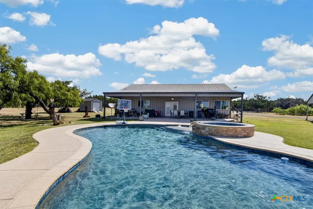 910 Star Lane Gatesville, TX 76528