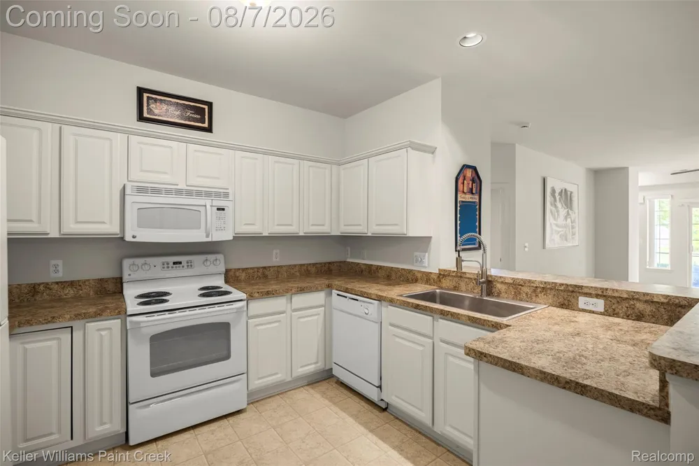 34593 Northrup Drive Chesterfield Township, MI 48047