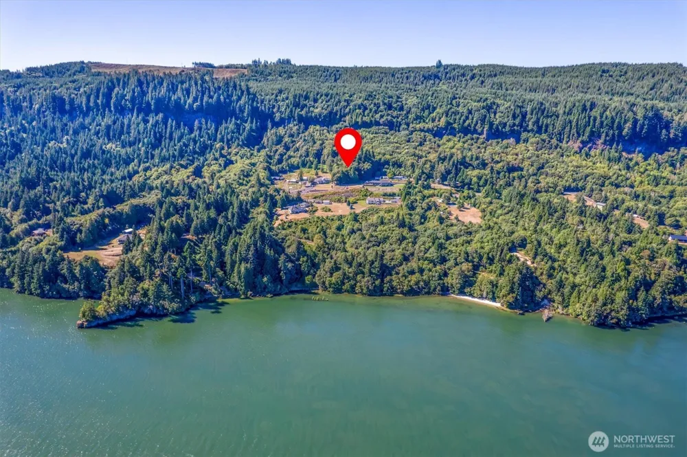 1669 E SR 4 AVENUE Cathlamet, WA 98612