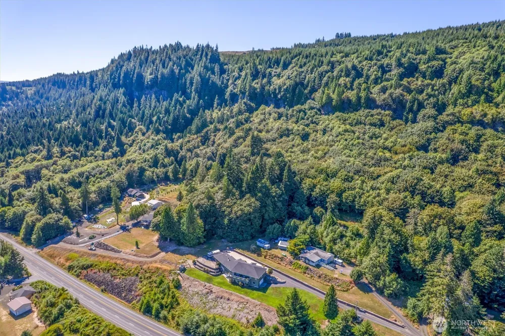 1669 E SR 4 AVENUE Cathlamet, WA 98612