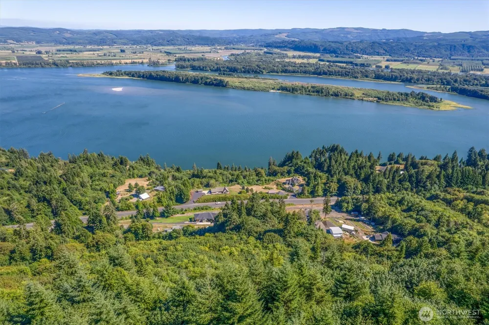 1669 E SR 4 AVENUE Cathlamet, WA 98612