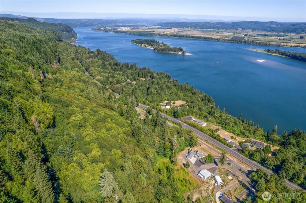 1669 E SR 4 AVENUE Cathlamet, WA 98612