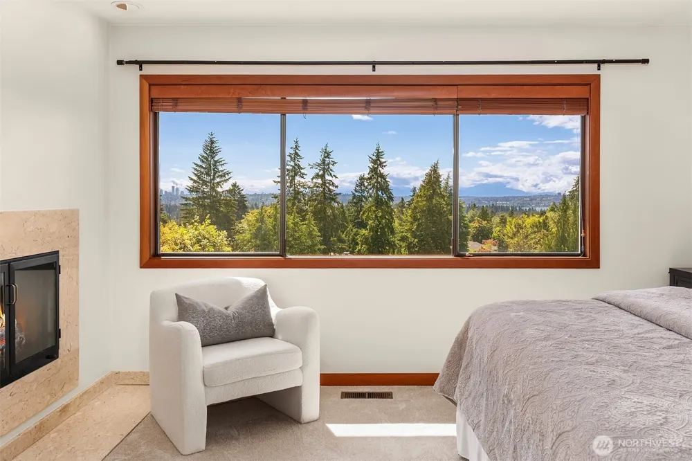9636 NE 30th Place Clyde Hill, WA 98004