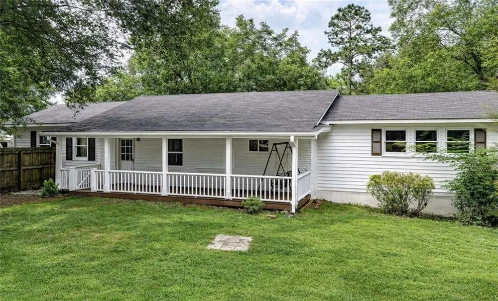 26 8th Street Emerson, GA 30137