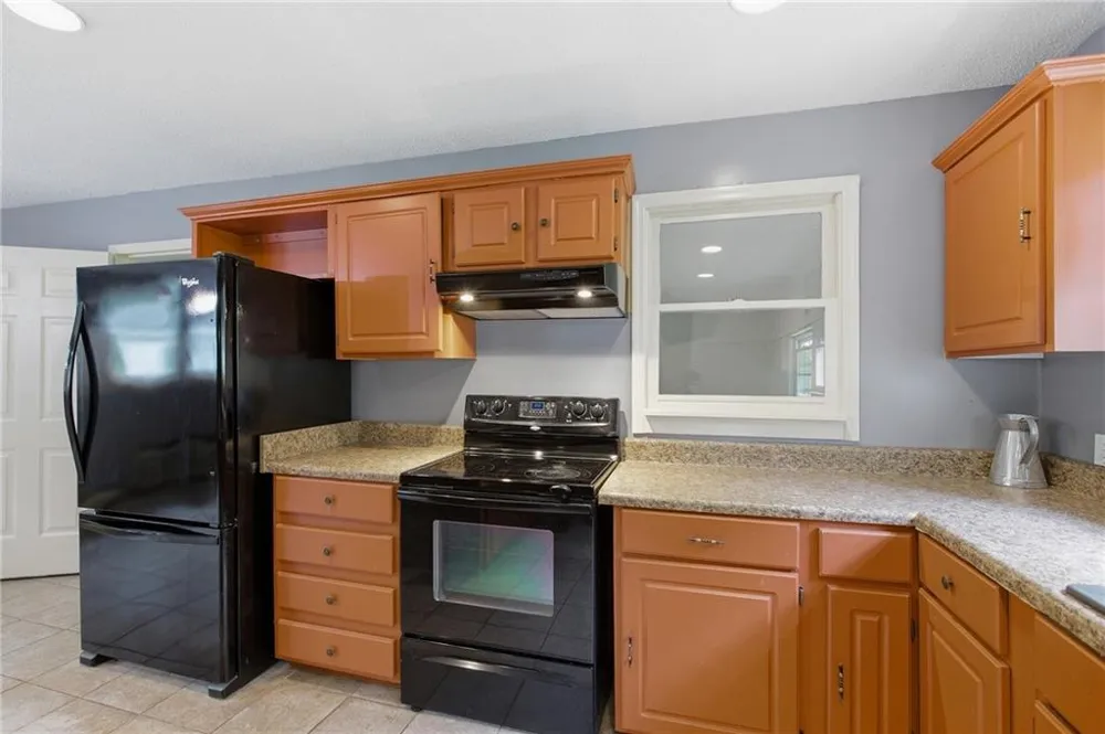 26 8th Street Emerson, GA 30137