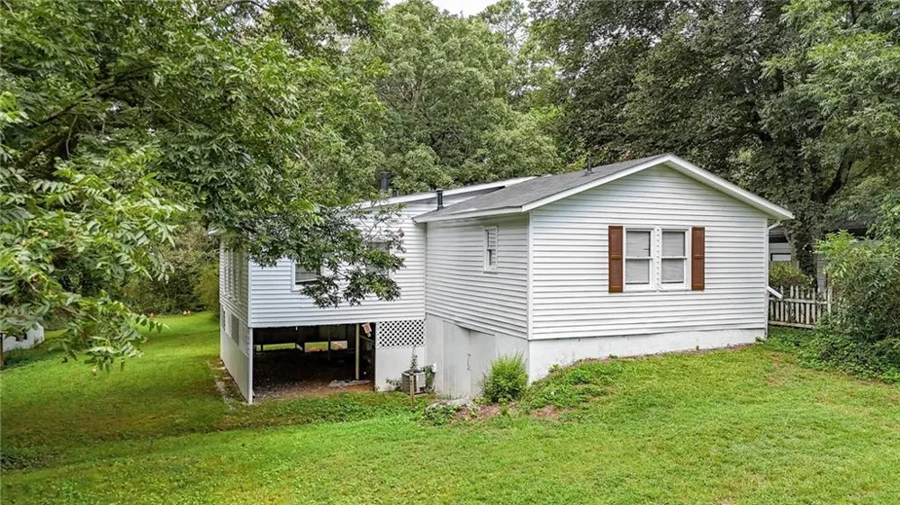 26 8th Street Emerson, GA 30137