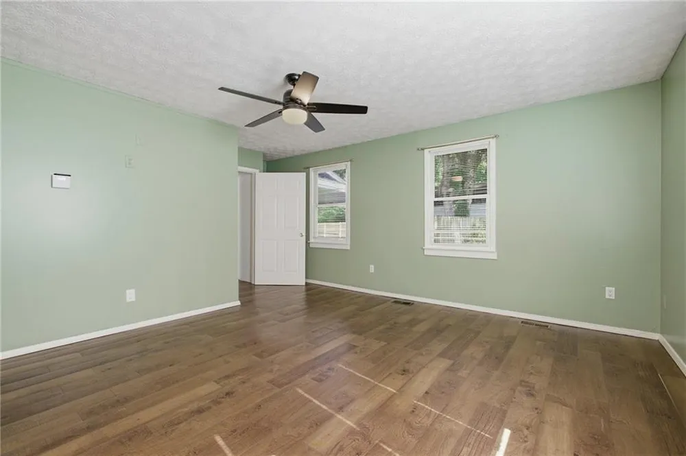 26 8th Street Emerson, GA 30137