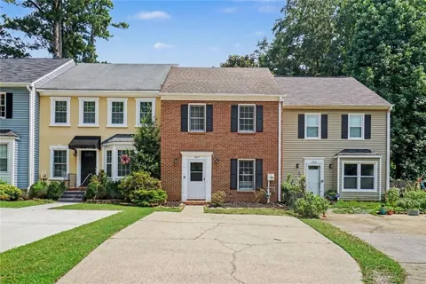 567 Salem Woods Drive SE