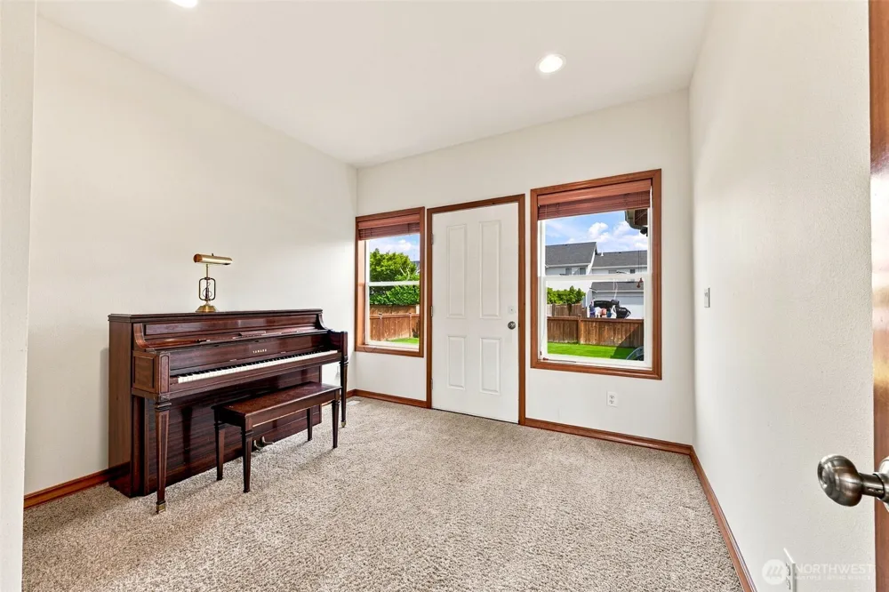 3265 Phillips Avenue Enumclaw, WA 98022