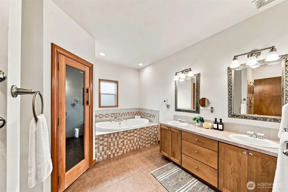 3265 Phillips Avenue Enumclaw, WA 98022