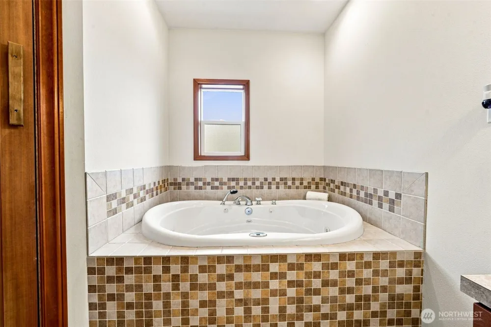 3265 Phillips Avenue Enumclaw, WA 98022