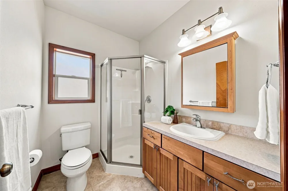 3265 Phillips Avenue Enumclaw, WA 98022