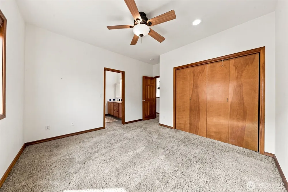 3265 Phillips Avenue Enumclaw, WA 98022