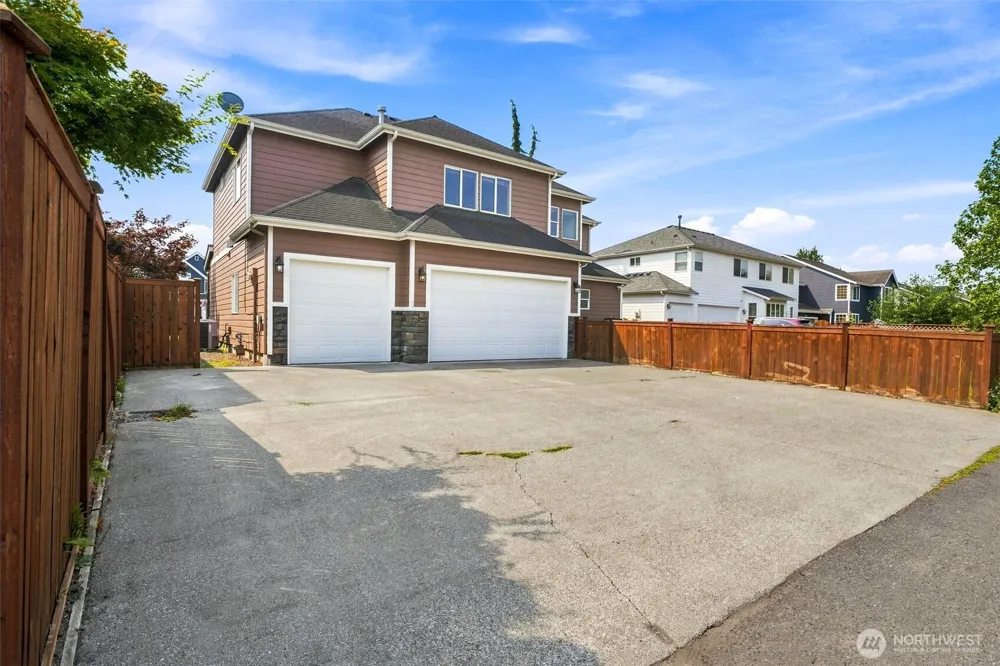 3265 Phillips Avenue Enumclaw, WA 98022