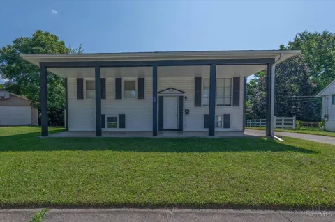 390 Sandy Lane