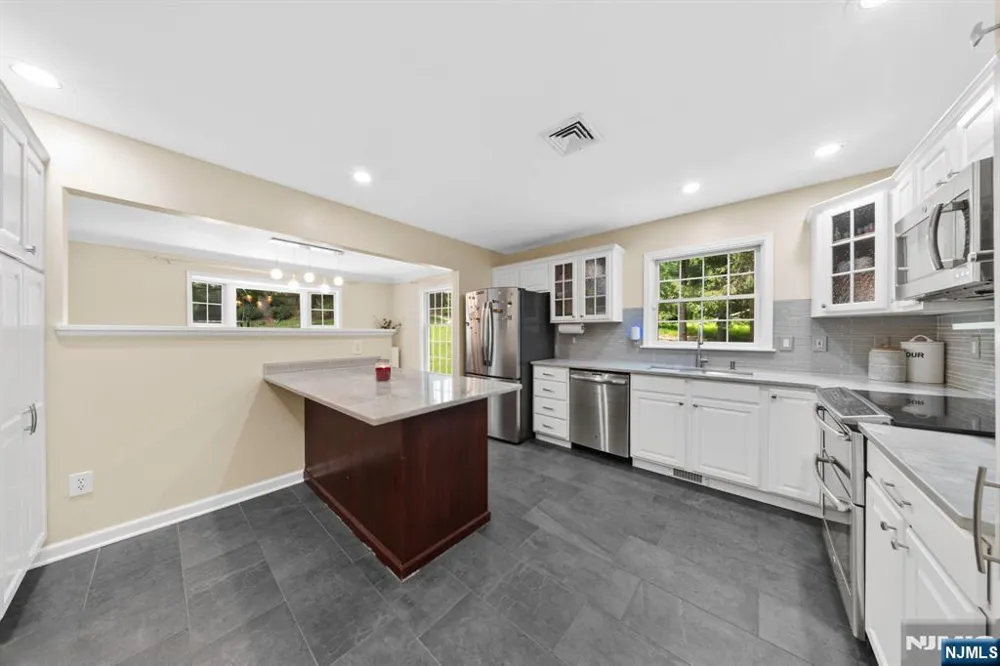 191 Ellis Road Holland, NJ 08848