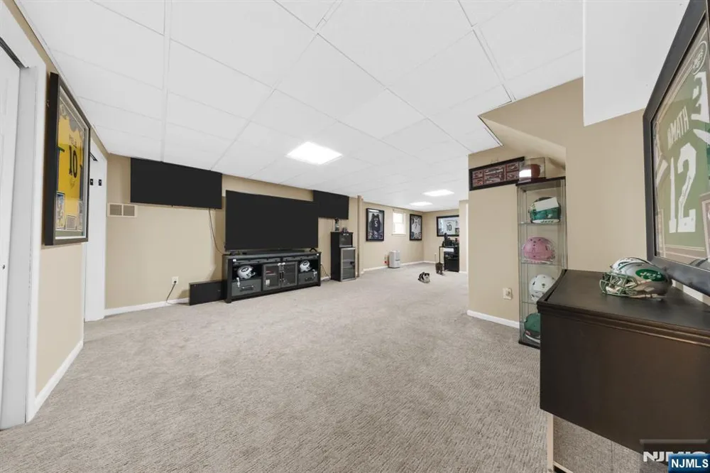 191 Ellis Road Holland, NJ 08848
