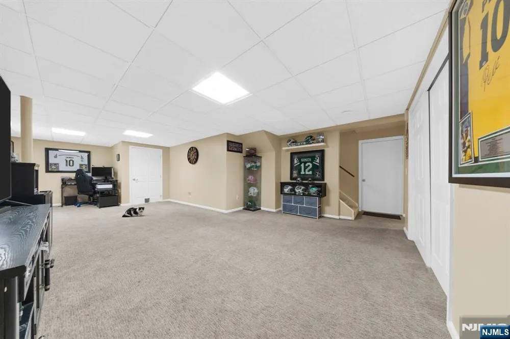 191 Ellis Road Holland, NJ 08848
