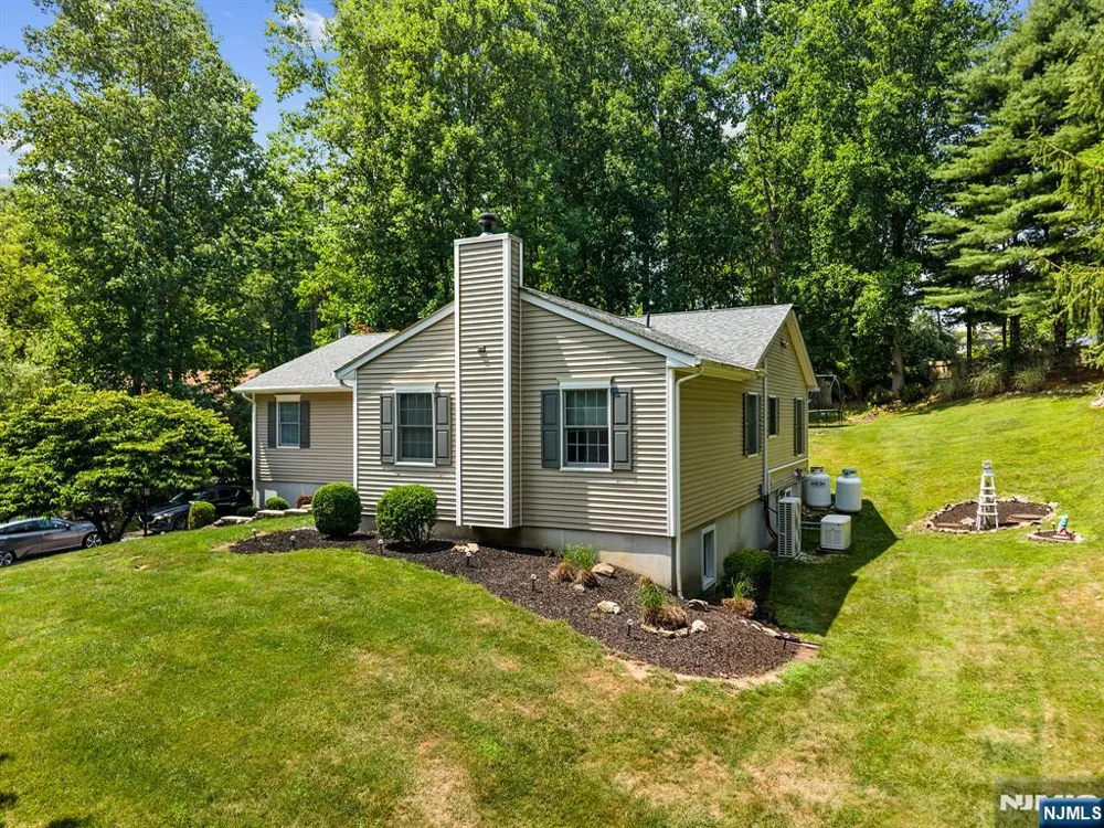 191 Ellis Road Holland, NJ 08848