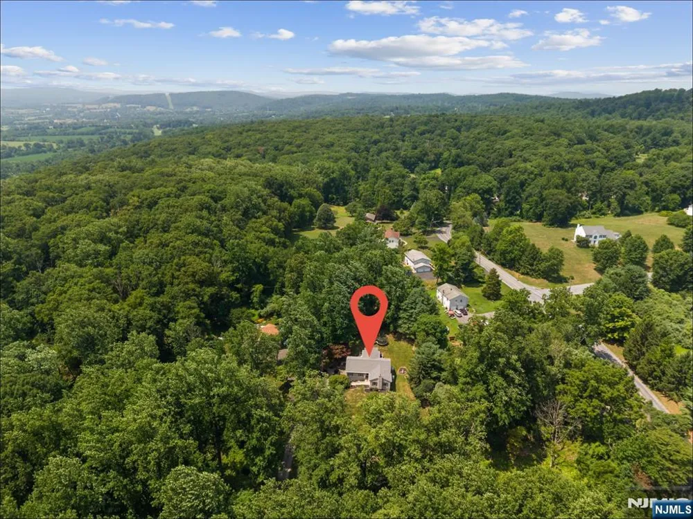 191 Ellis Road Holland, NJ 08848