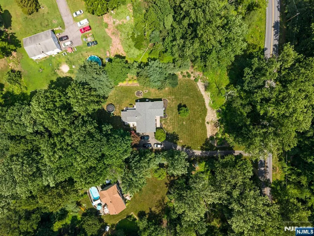 191 Ellis Road Holland, NJ 08848