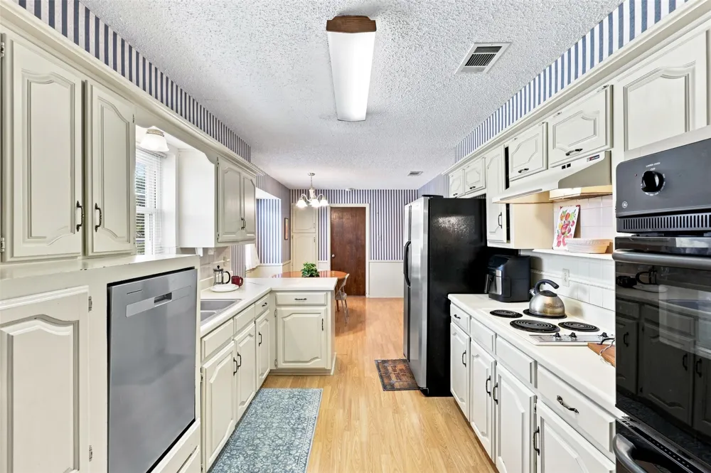 1718 Merrimac Trail Garland, TX 75043