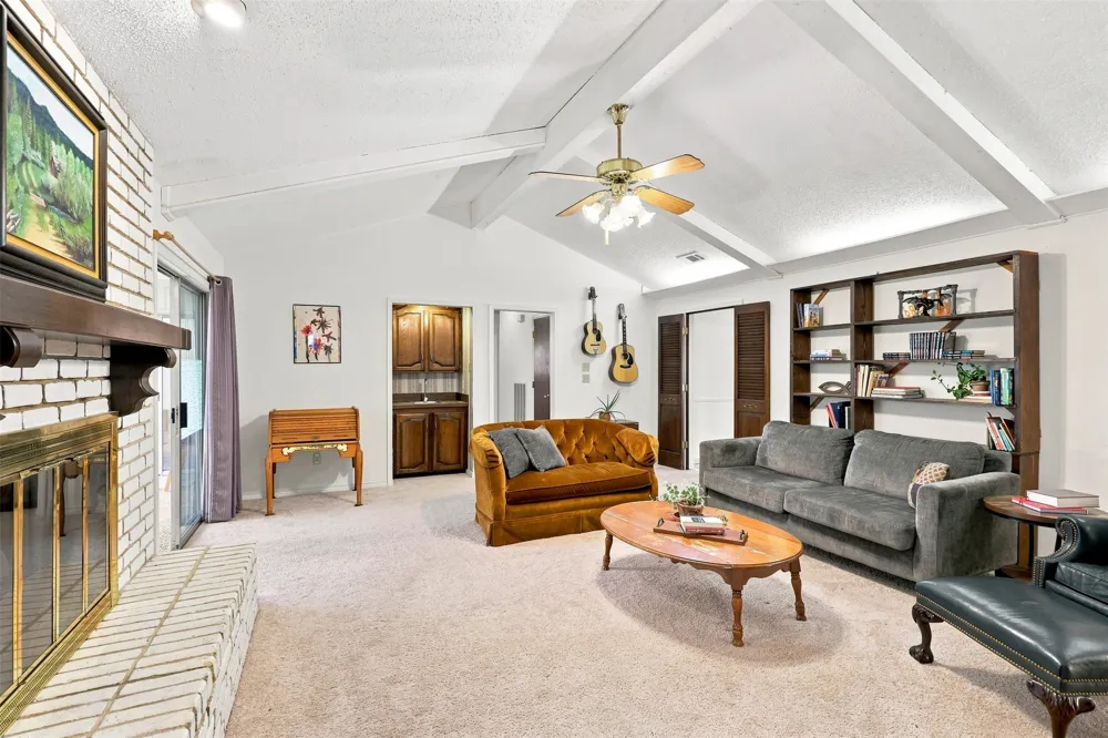 1718 Merrimac Trail Garland, TX 75043