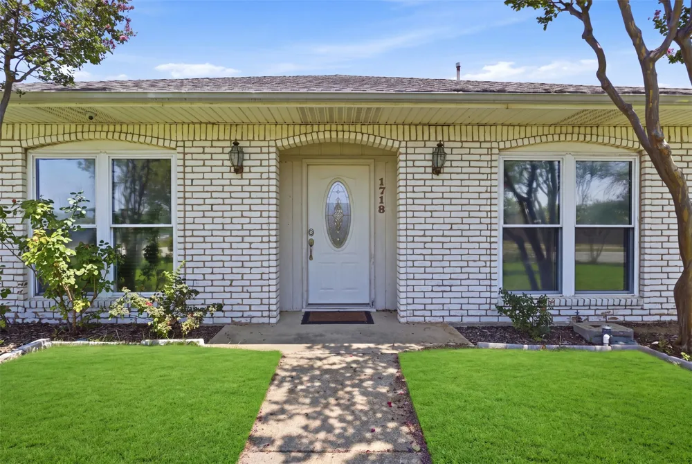 1718 Merrimac Trail Garland, TX 75043