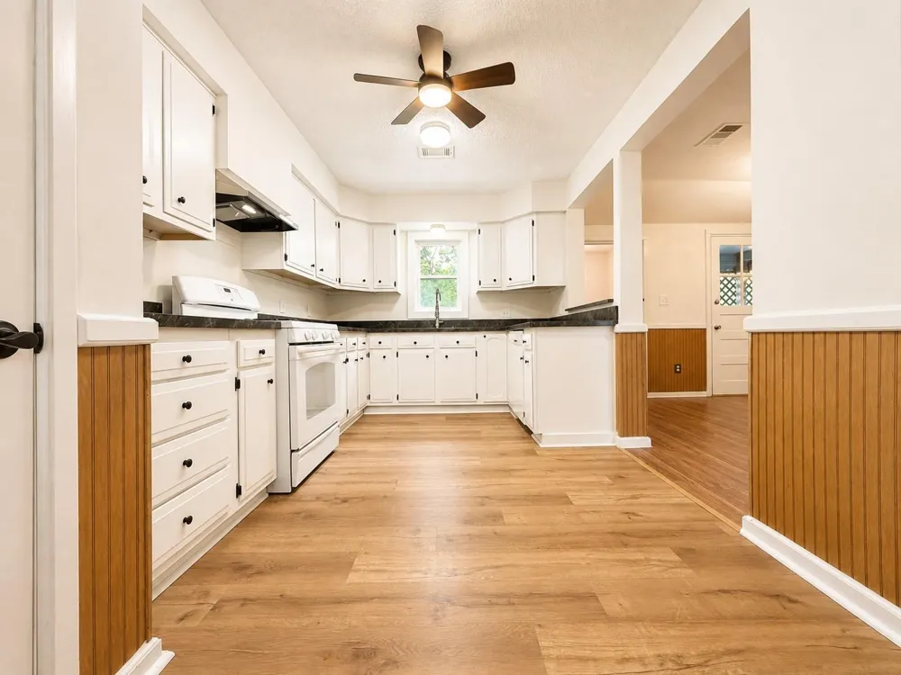 316 Riley Road Clute, TX 77531