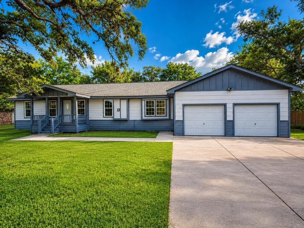 316 Riley Road Clute, TX 77531