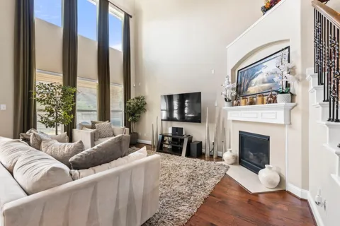 25915 Lockspur Court