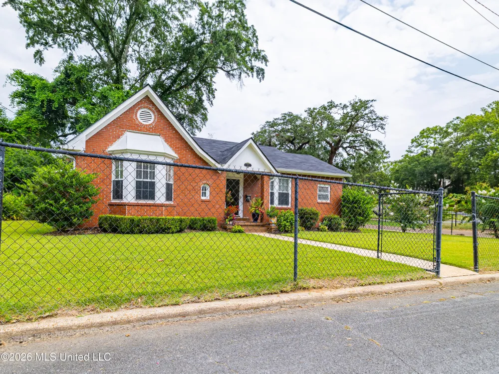 1 Oak Court Natchez, MS 39120